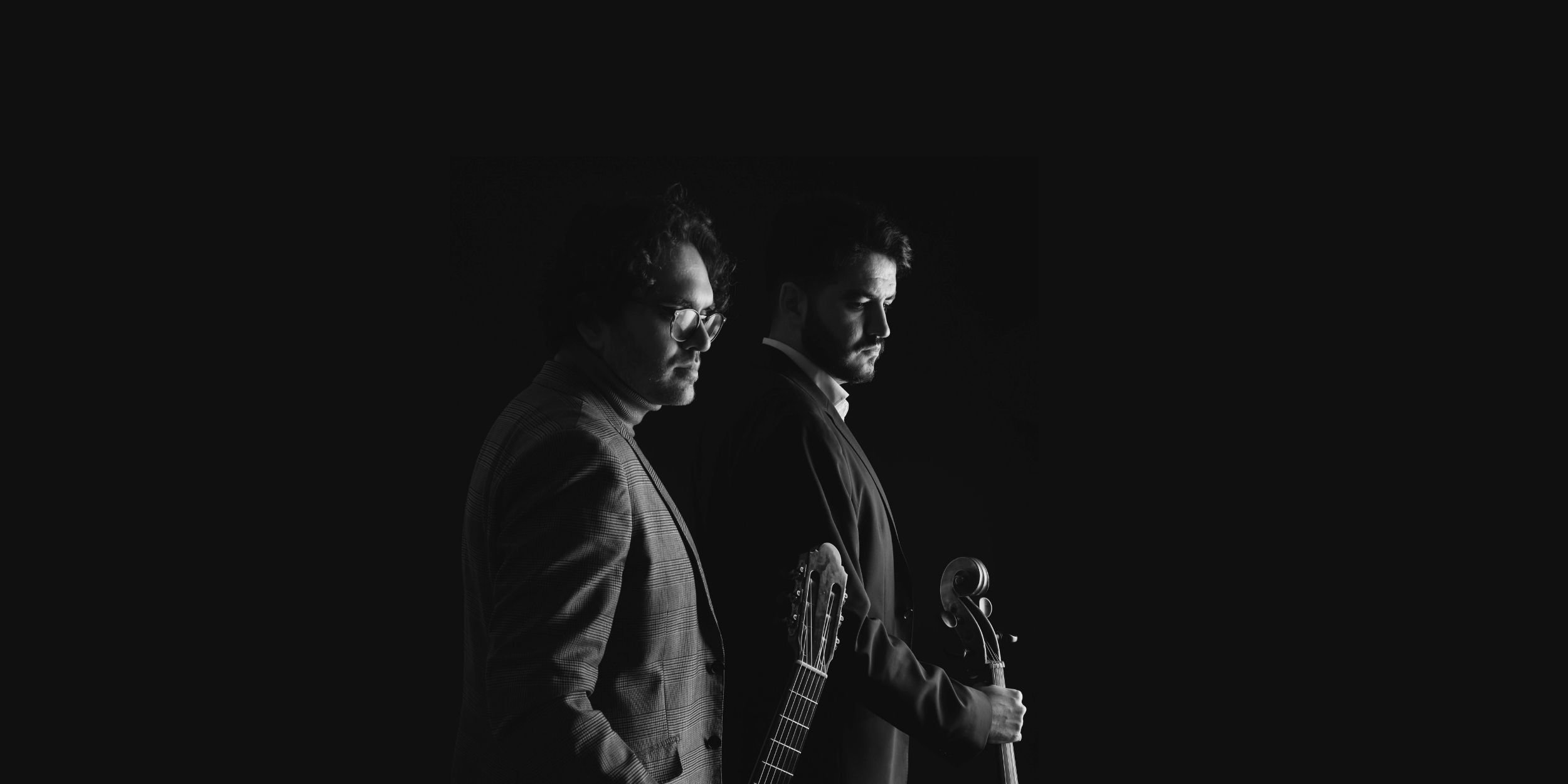 Alfons Rochera Morales, violonchelo barroco, clásico y eléctrico;  Darío González Ivars, tiorba y guitarra barroca, clásica y eléctrica