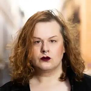 Coloquio con  Alana Portero sobre la publicación de su libro  "Cosamala"